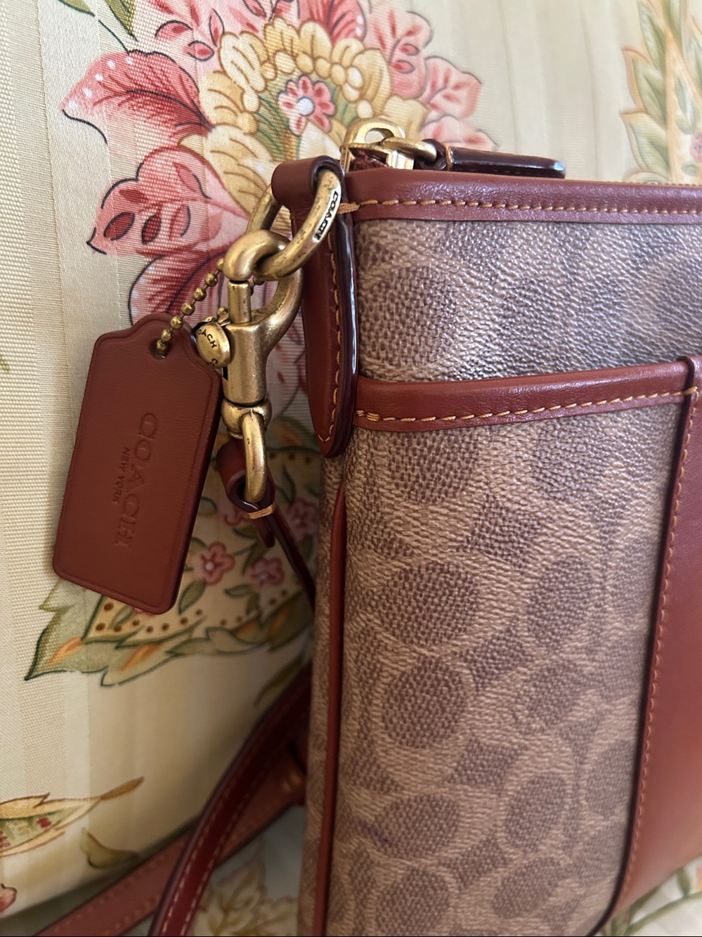 Coach Kitt 26 Crossbody Signature Coated Canvas Bag - Picture 7 of 7